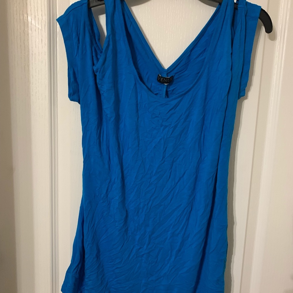 Cutout open should Shirt